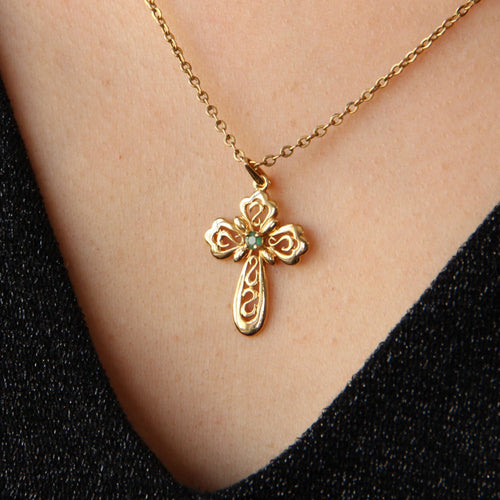Pendentif Pendentif croix en or jaune et émeraude 58 Facettes 19-455C