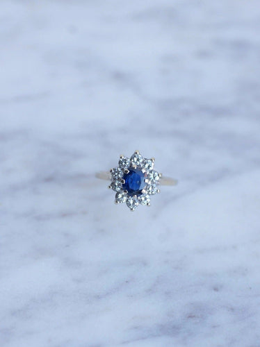 Bague de fiançailles saphir entourage diamants sur or blanc 58 Facettes