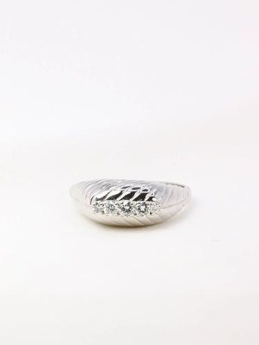 Bague Bague vintage godronnée or blanc diamants 58 Facettes J42