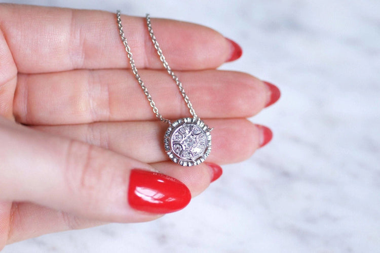 Collier Collier pendentif vintage en or blanc et diamants 58 Facettes