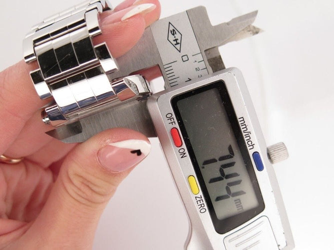 Montre montre FRED move one 32 mm acier palladie quartz 58 Facettes 258129