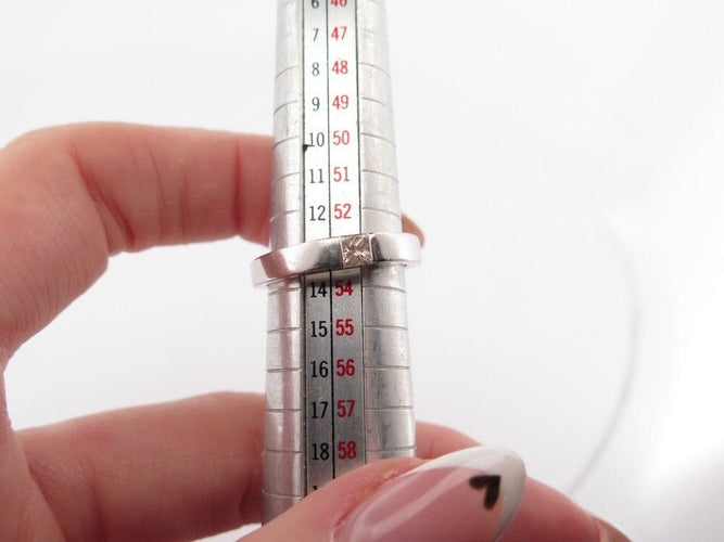 Bague 54 vintage bague CARTIER tank solitaire en or 18k diamant princesse 0.25ct 58 Facettes 257979