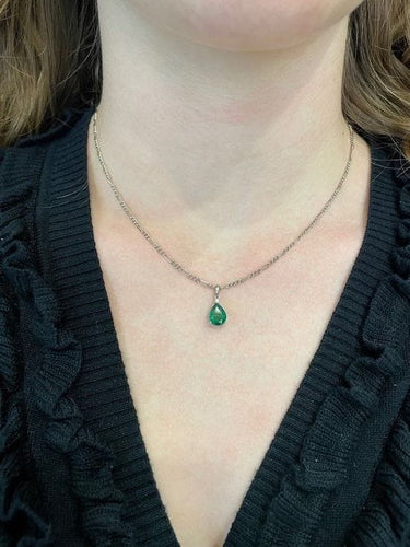 Pendentif PENDENTIF ÉMERAUDE ET DIAMANT 58 Facettes 049611