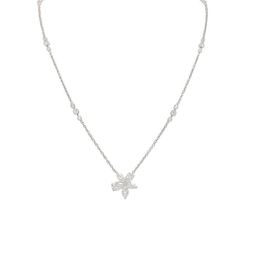 Collier Collier Tiffany & Co., "Victoria, pendentif en corolle de fleur", platine, diamants. 58 Facettes 32130