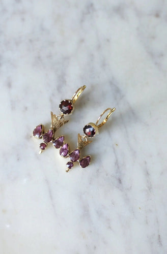 Boucles d'oreilles Boucles d'oreilles pendantes Colombes Or Grenats 58 Facettes