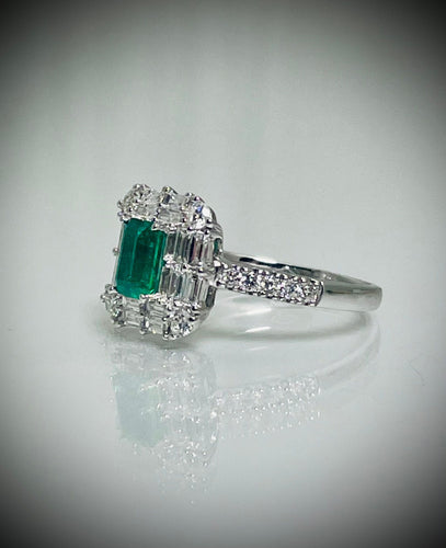 Bague 54 Bague Emeraude et Diamants 58 Facettes