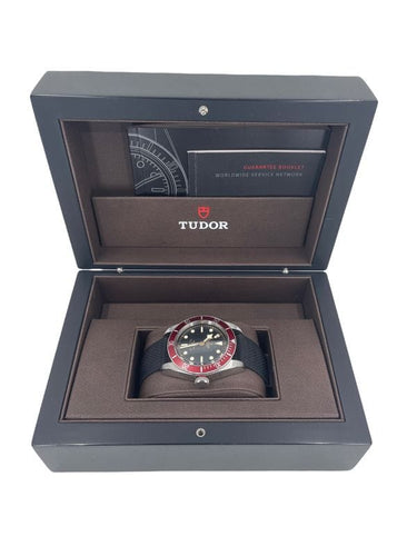 Montre TUDOR HERITAGE BLACK BAY - NATO 58 Facettes 044791