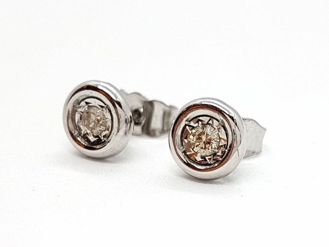 Boucles d'oreilles Boucles d'oreilles Puces Or blanc Diamant 58 Facettes 06446CD