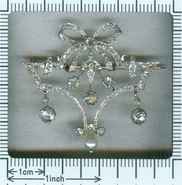 Broche Broche Diamants Et Perle 58 Facettes 17184-0319