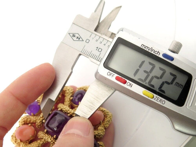 Broche broche pendentif VAN CLEEF & ARPELS delphes 1975 or cabochons corail & amethyste 58 Facettes 257359