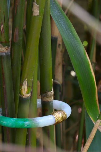 Bracelet Jade vintage avec raccords en or 18 carats : les chroniques silencieuses d'un bracelet victorien 58 Facettes 19254-0157