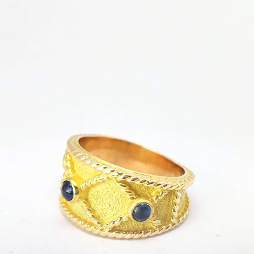 Bague Bague en or jaune et saphirs 58 Facettes 5624