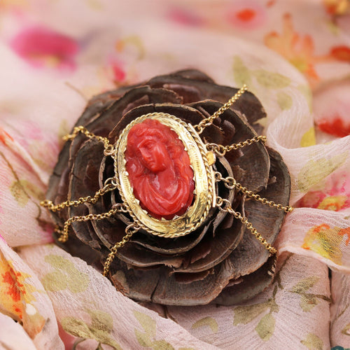 Bracelet Bracelet chaines or et fermoir camée corail 58 Facettes CVBR51