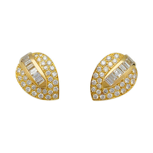 Boucles d'oreilles Boucles d'oreilles "Feuilles" en or jaune et diamants. 58 Facettes 31701