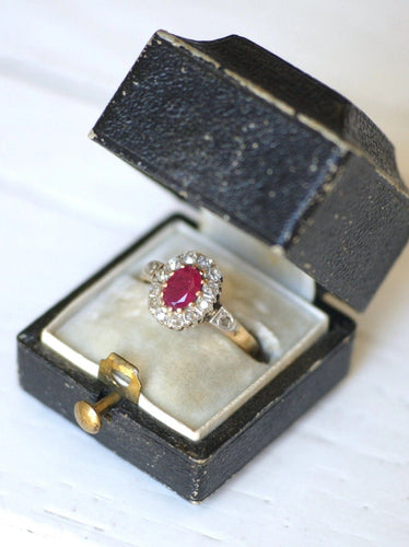 Bague de fiançailles rubis entourage diamants 58 Facettes