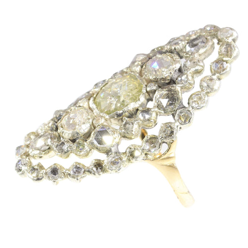 Bague 58 Artisanat victorien : une bague en or et diamants d'allure royale 58 Facettes 23073-0137