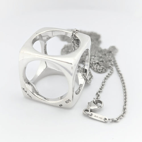 Pendentif Dinh Van - Pendentif Le Pavé en argent 58 Facettes 25536