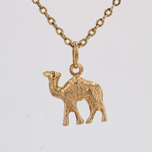 Pendentif Pendentif breloque dromadaire or 58 Facettes 18-016C