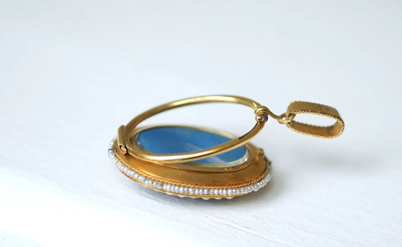 Pendentif Médaillon ouvrant Or jaune Argent Email Diamants Perles 58 Facettes