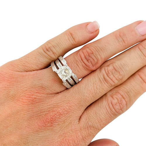 Bague 52 Bague or blanc, diamants coussin 2,01 carats. 58 Facettes 31230