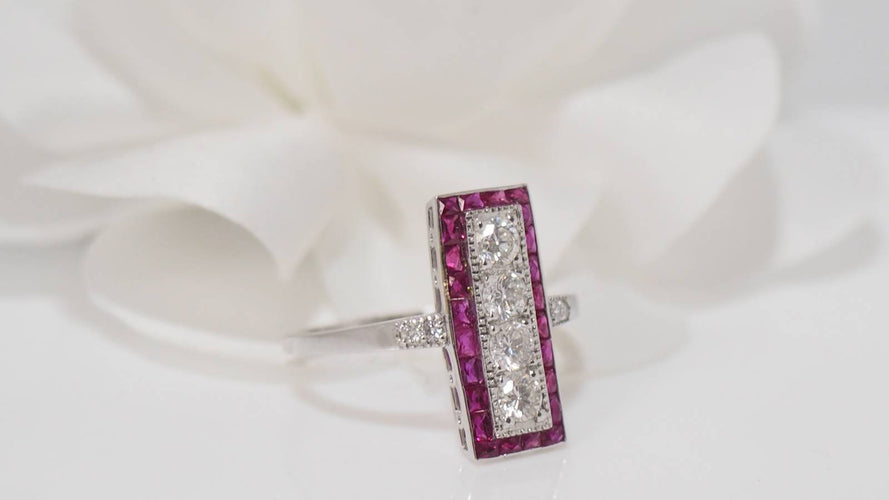 Bague Bague Art Déco Or Blanc, Rubis Et Diamants 58 Facettes 31134