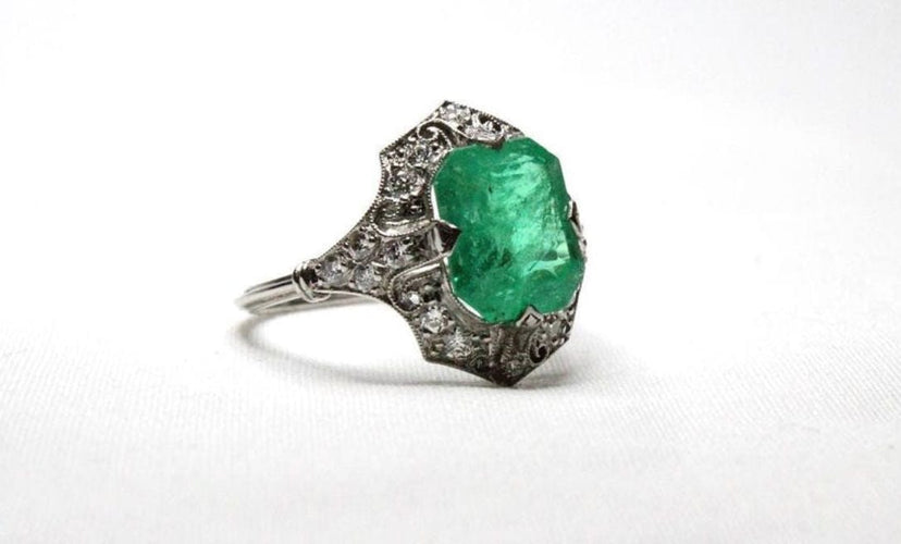 Bague 53.5 Bague style Art Déco Platine Diamants et Emeraude 58 Facettes