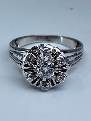 Bague 63 Bague Or blanc, diamants 58 Facettes