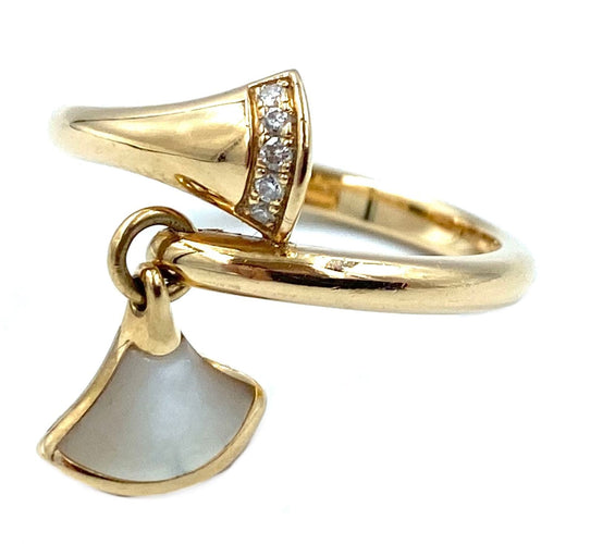 Bague BVLGARI. Bague Diva’s dream or rose, diamants et nacre 58 Facettes