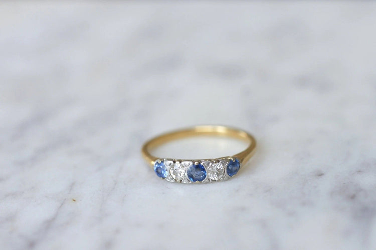 Bague Bague jarretière saphirs et diamants 58 Facettes