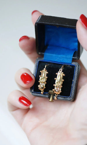 Boucles d'oreilles Boucles d'oreilles dormeuses briquets perles 58 Facettes