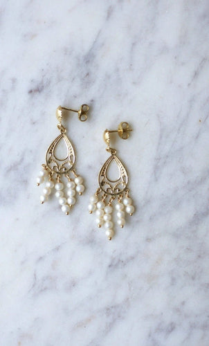 Boucles d'oreilles Boucles d'oreilles or jaune et franges de perles 58 Facettes
