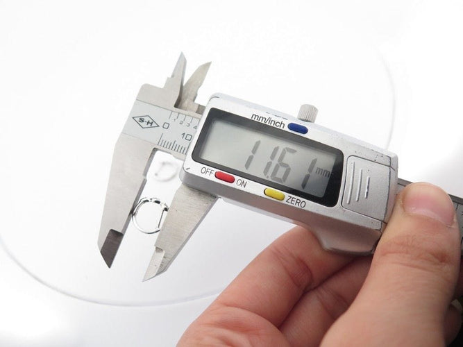 Boucles d'oreilles boucles d'oreilles DJULA creoles en or blanc 18k et diamants 58 Facettes 254315