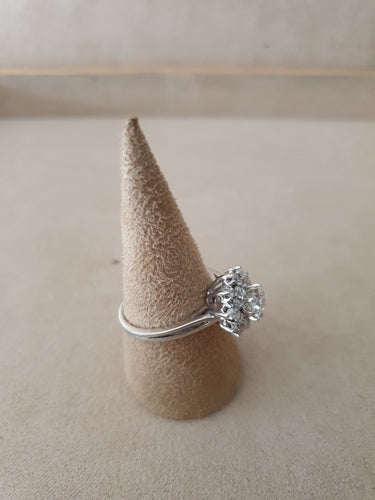 Bague Bague Or Blanc, 18 carats sertie d'un diamant central 58 Facettes