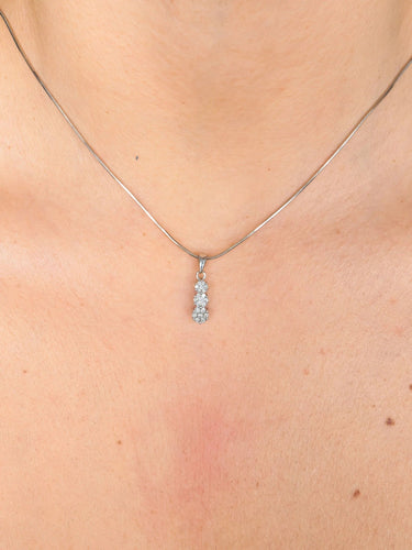 Collier Or Blanc / Diamants COLLIER "FLEUR" OR BLANC & DIAMANTS 58 Facettes BO/220004