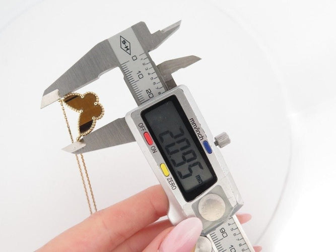 Collier collier van cleef &  arpels lucky alhambra or jaune oeil de tigre 58 Facettes 251004