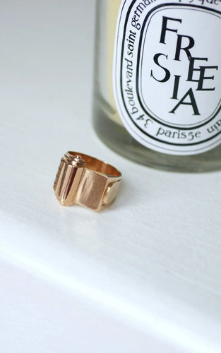 Bague Chevalière Tank en or rose 58 Facettes