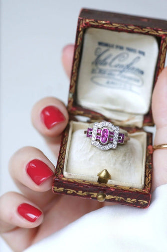 Bague Bague Art Deco diamants et rubis calibrés 58 Facettes