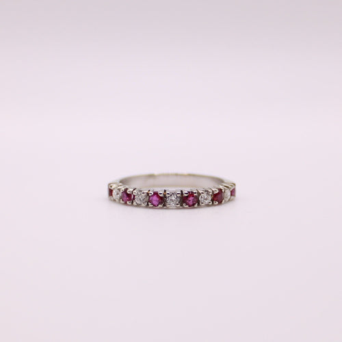 Bague Alliance Demi-tour Rubis et Diamants sertis sur or blanc 58 Facettes