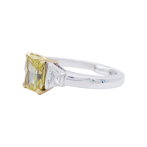 Bague 53 Bague diamant Fancy Intense Yellow, deux ors. 58 Facettes 32606