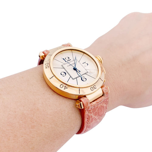 Montre Montre Cartier "Pasha" or jaune, cuir. 58 Facettes 33506