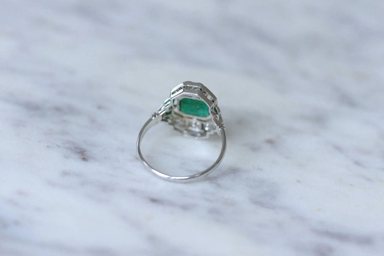 Bague Bague Art Déco émeraude, diamants 58 Facettes