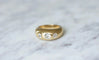 Bague Bague jonc or jaune et trois diamants 58 Facettes