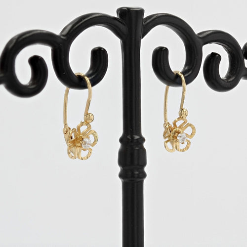 Boucles d'oreilles Fines dormeuses fleurs saphirs blancs 58 Facettes 19-456I