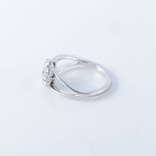 Bague 52 Bague or blanc diamants modèle marguerite 58 Facettes