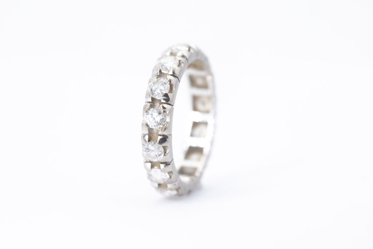 Bague Bague or blanc 18 carat et diamants 58 Facettes