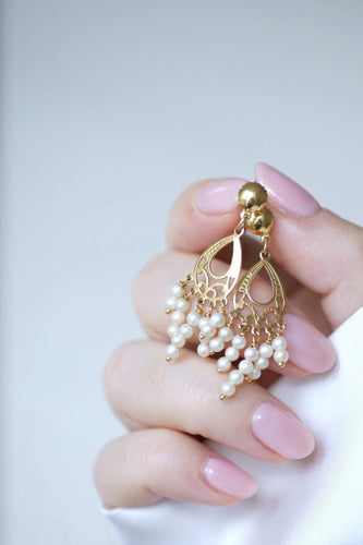 Boucles d'oreilles Boucles d'oreilles or jaune et franges de perles 58 Facettes