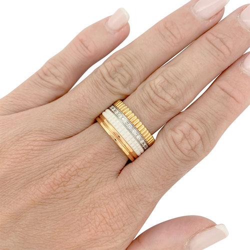 Bague 57 Bague Boucheron, "Quatre White Edition Large", trois ors, céramique blanche, diamants. 58 Facettes 31693