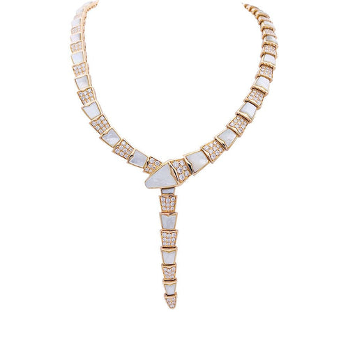 Collier Collier Bulgari, "Serpenti Viper", or rose, nacre et diamants. 58 Facettes 33143