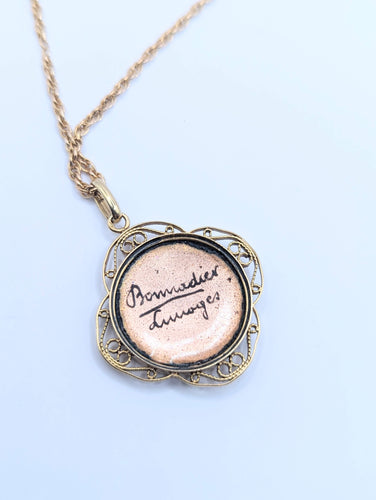 Collier Chaîne et médaille émaillée, années 30 58 Facettes