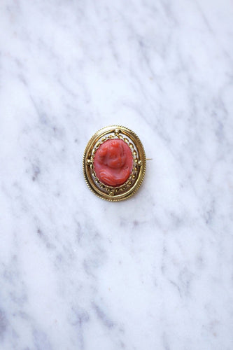 Broche ancienne en or jaune et camée ange en corail 58 Facettes
